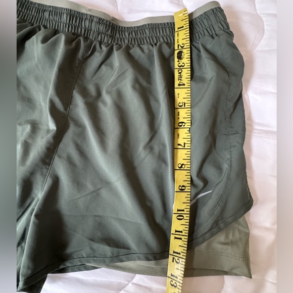 Nike dri-fit Women's olive Green gym Running lined Shorts Sz M multi pockets - Picture 9 of 11